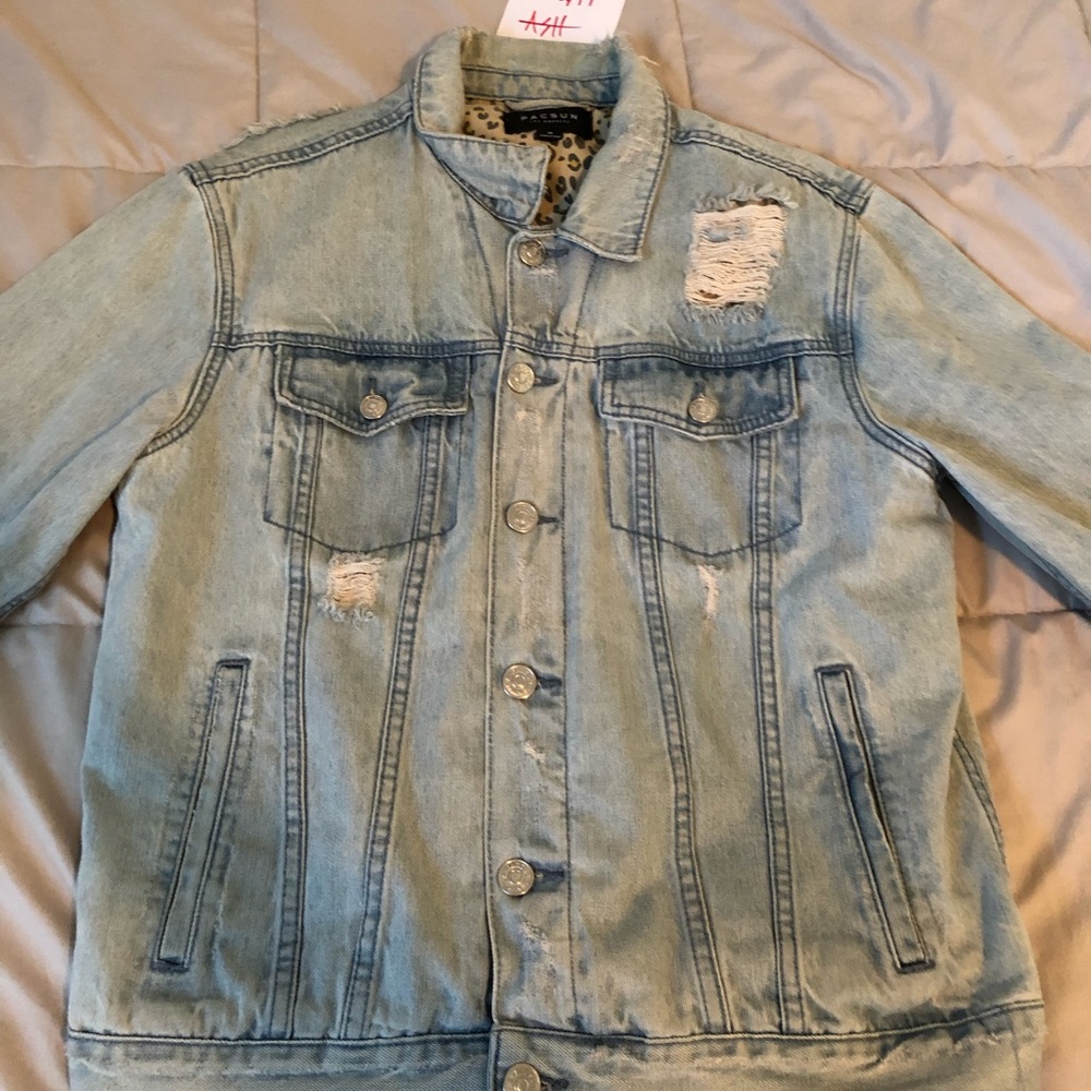 Button down denim jacket with leopard design under